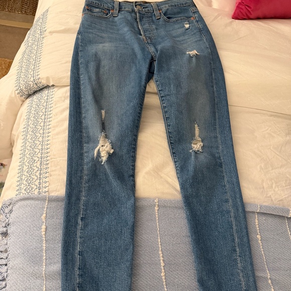 Levi Wedgie Skinny Jeans - Picture 2 of 4